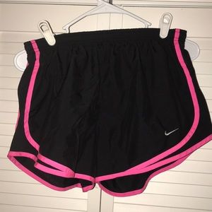 Medium Nike tempo running shorts